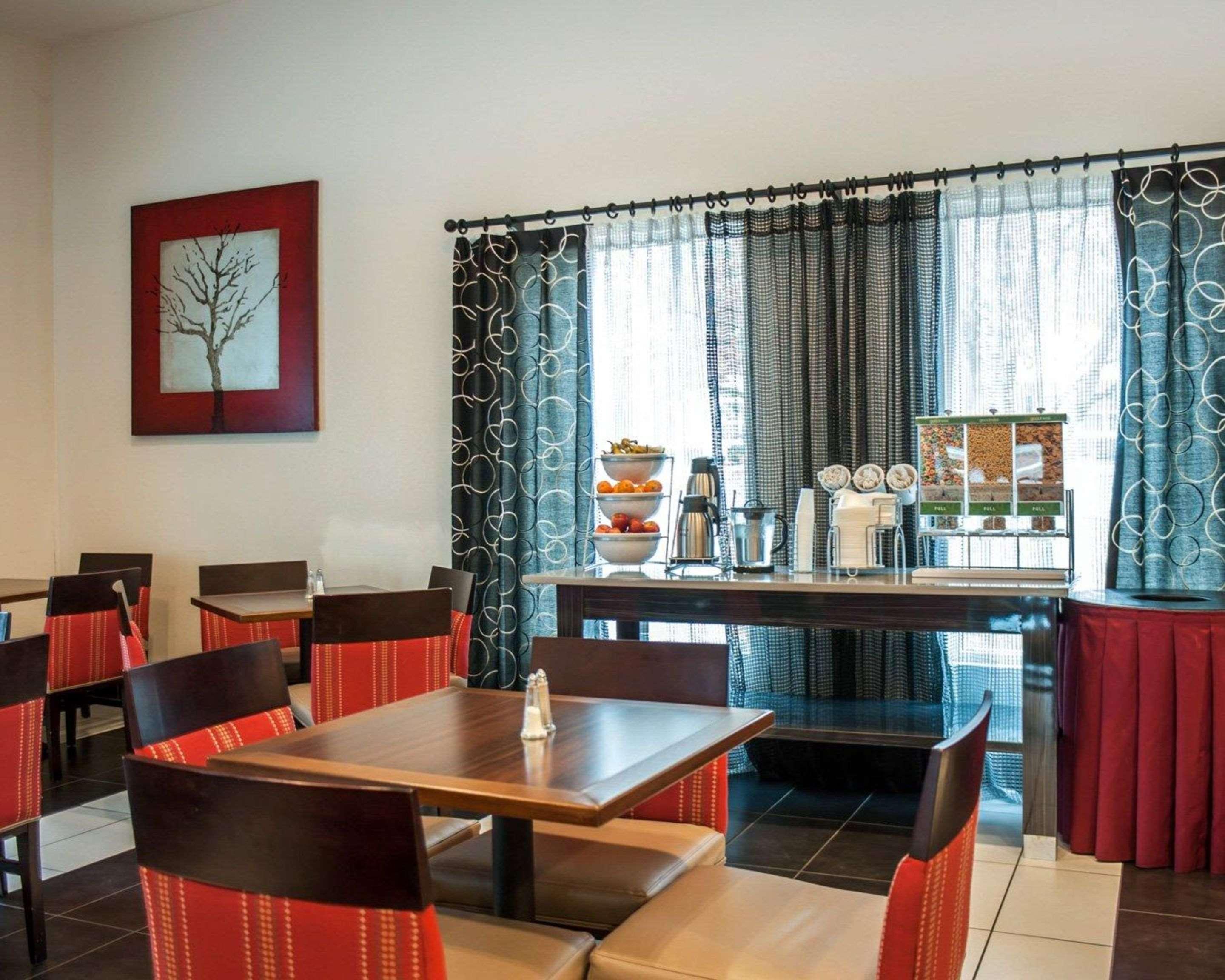 คอมฟอร์ต สวีท แอร์พอร์ต แนชวิลล์ Hotel ภายนอก รูปภาพ