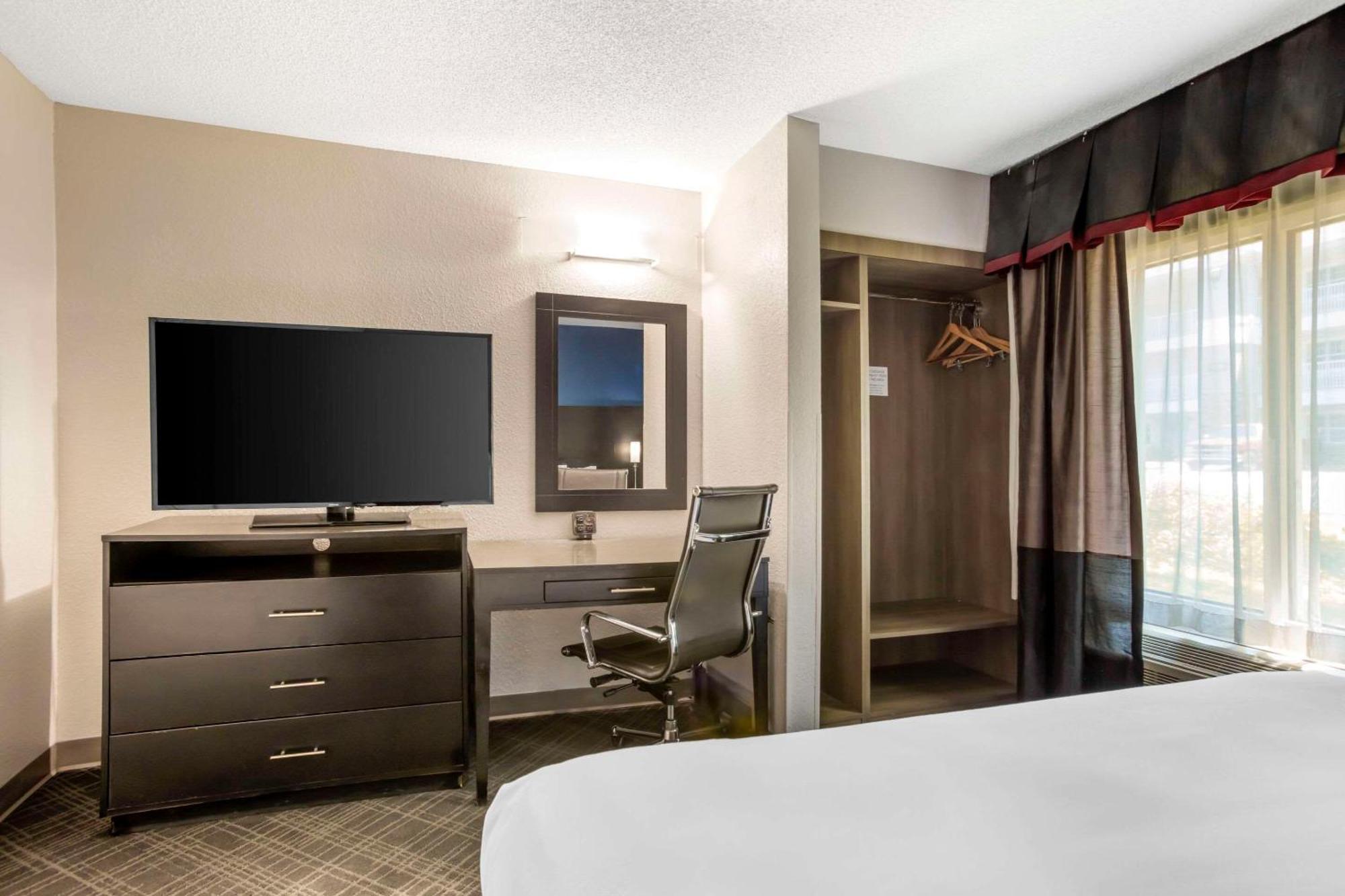 คอมฟอร์ต สวีท แอร์พอร์ต แนชวิลล์ Hotel ภายนอก รูปภาพ