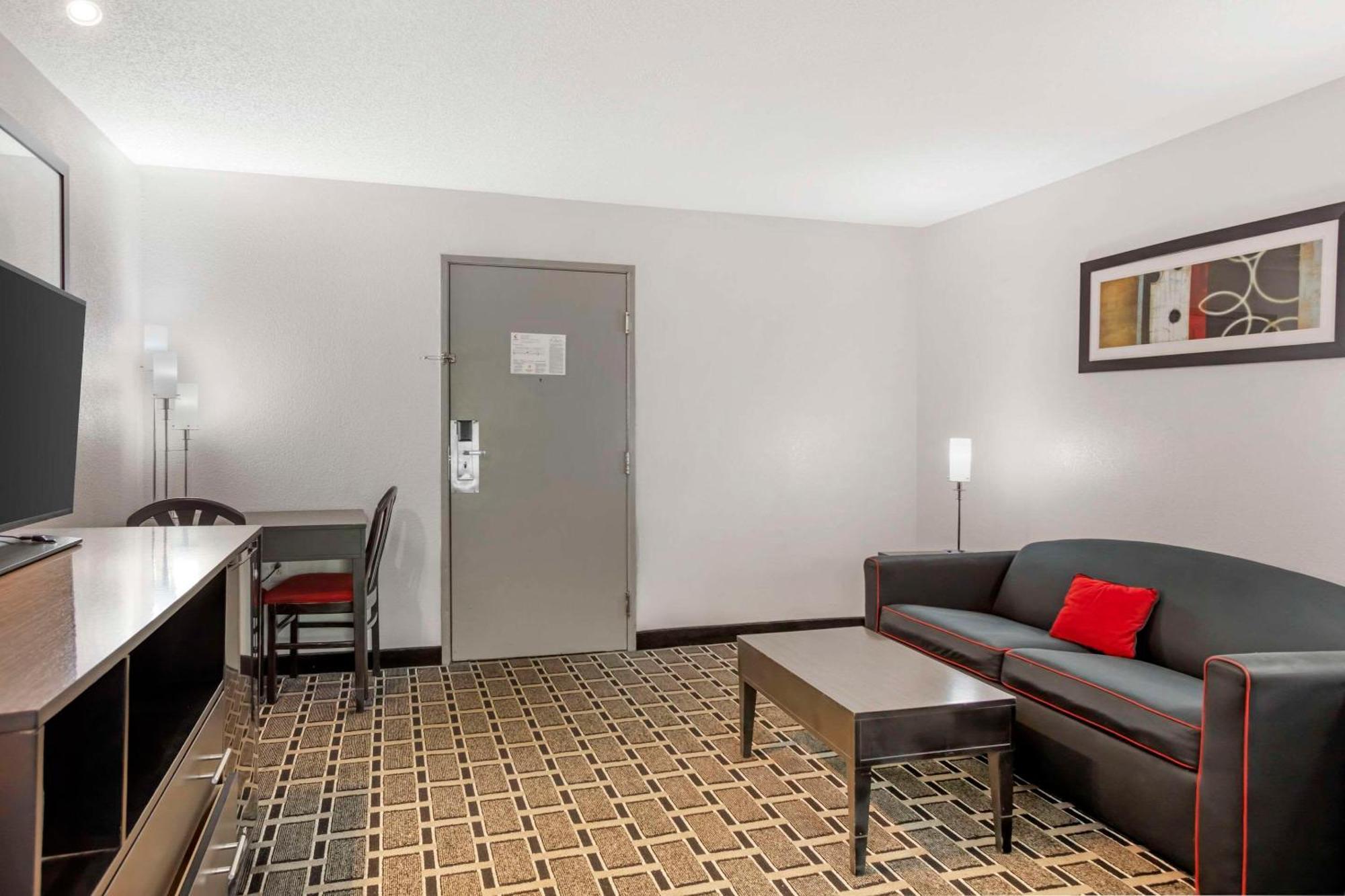 คอมฟอร์ต สวีท แอร์พอร์ต แนชวิลล์ Hotel ภายนอก รูปภาพ