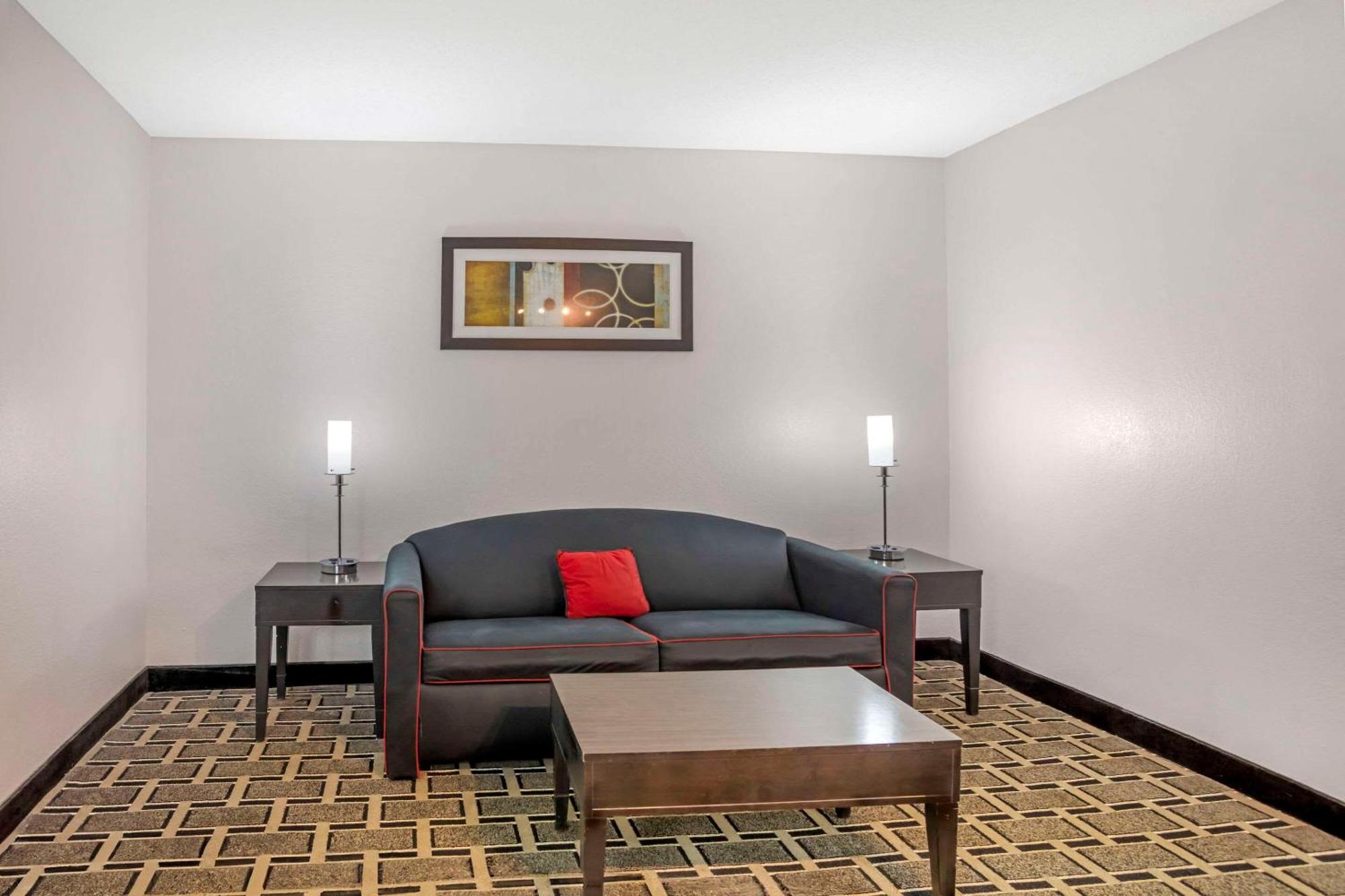 คอมฟอร์ต สวีท แอร์พอร์ต แนชวิลล์ Hotel ภายนอก รูปภาพ